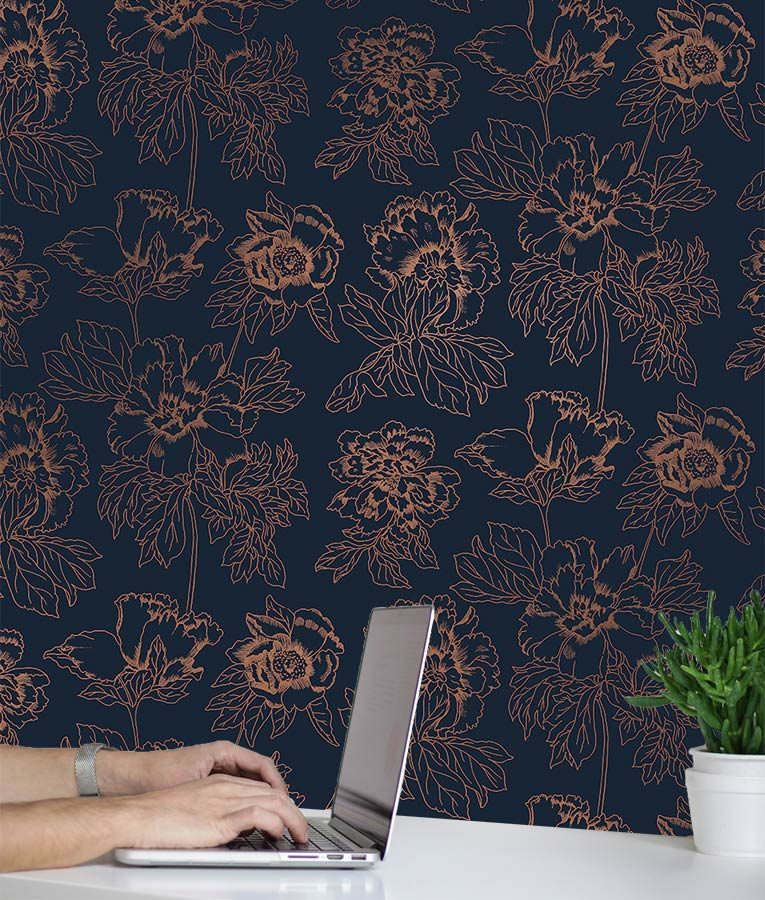 Metallic floral pattern wallpaper